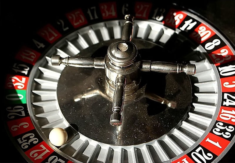 File:Roulette wheel.jpg