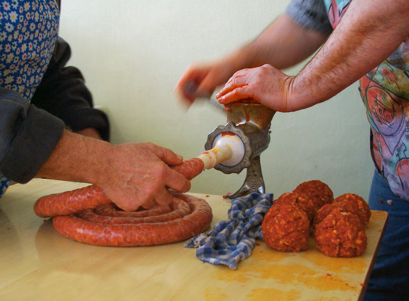 File:Sausage making-H-1.jpg